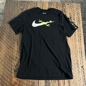 Men’s Nike T-Shirt Size Large